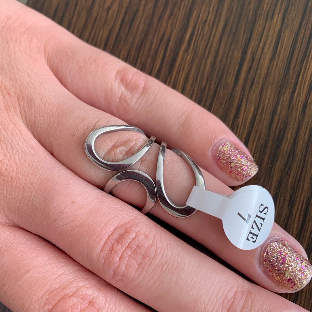 Beautiful Stainless Steel Ring - Size 7